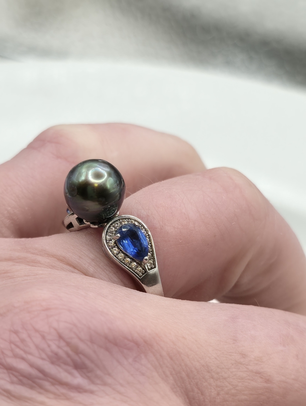 Luxurious Rare Designer Signed Peacock Tahitian Pearl And Topaz Ring - Picture 7 of 8